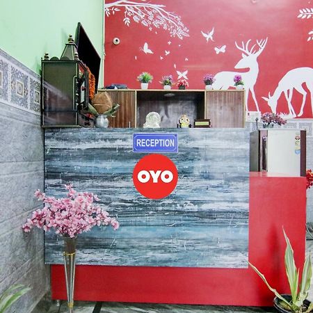 Hotel O S Palace Near Samaypur Badli Metro Station Delhi  Exterior photo